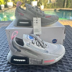 Adidas NASA x NMD_R1 Spectoo Grey Women's Athletic Shoes FZ3206 Size 5
